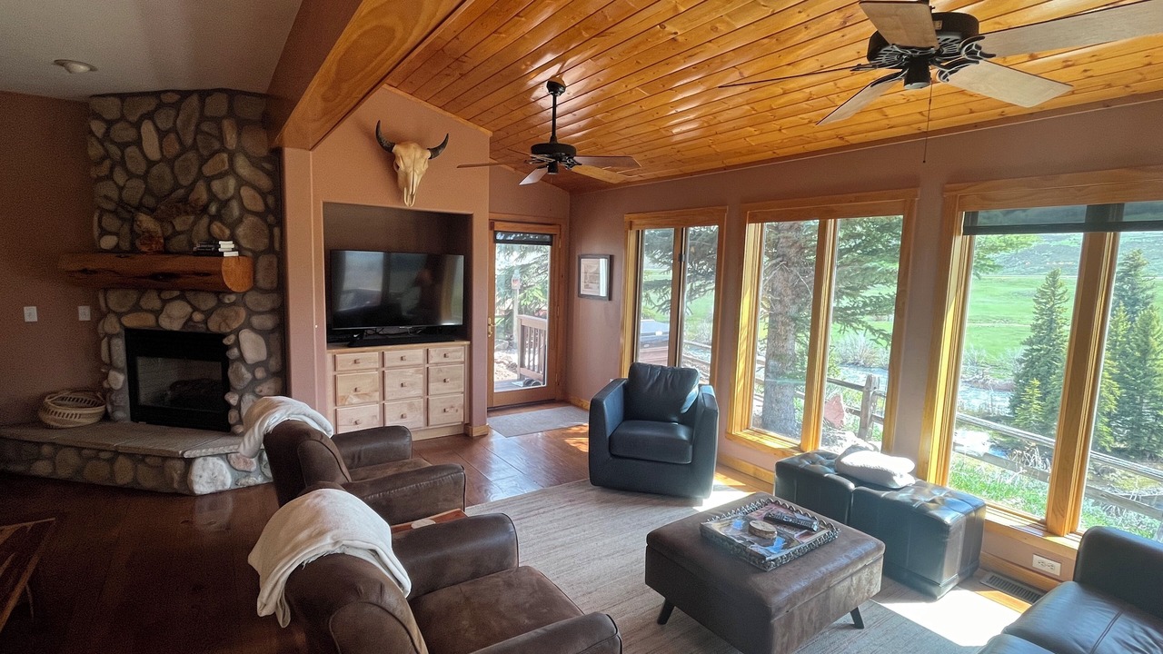 Photo of Livingroom in Crested Butte South