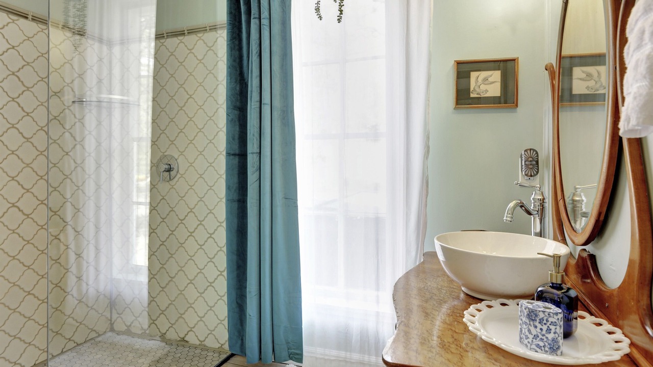 Photo of Bathroom in Pine