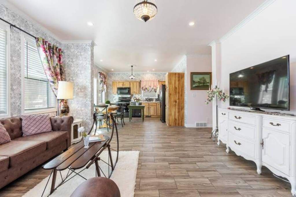 Photo of Livingroom in Saint Mary's
