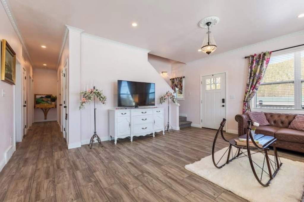 Photo of Livingroom in Saint Mary's