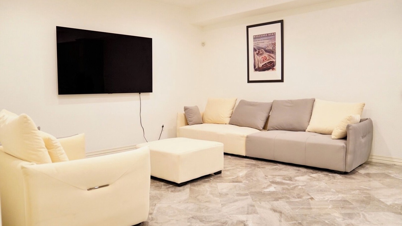 Photo of Livingroom in Hampden South