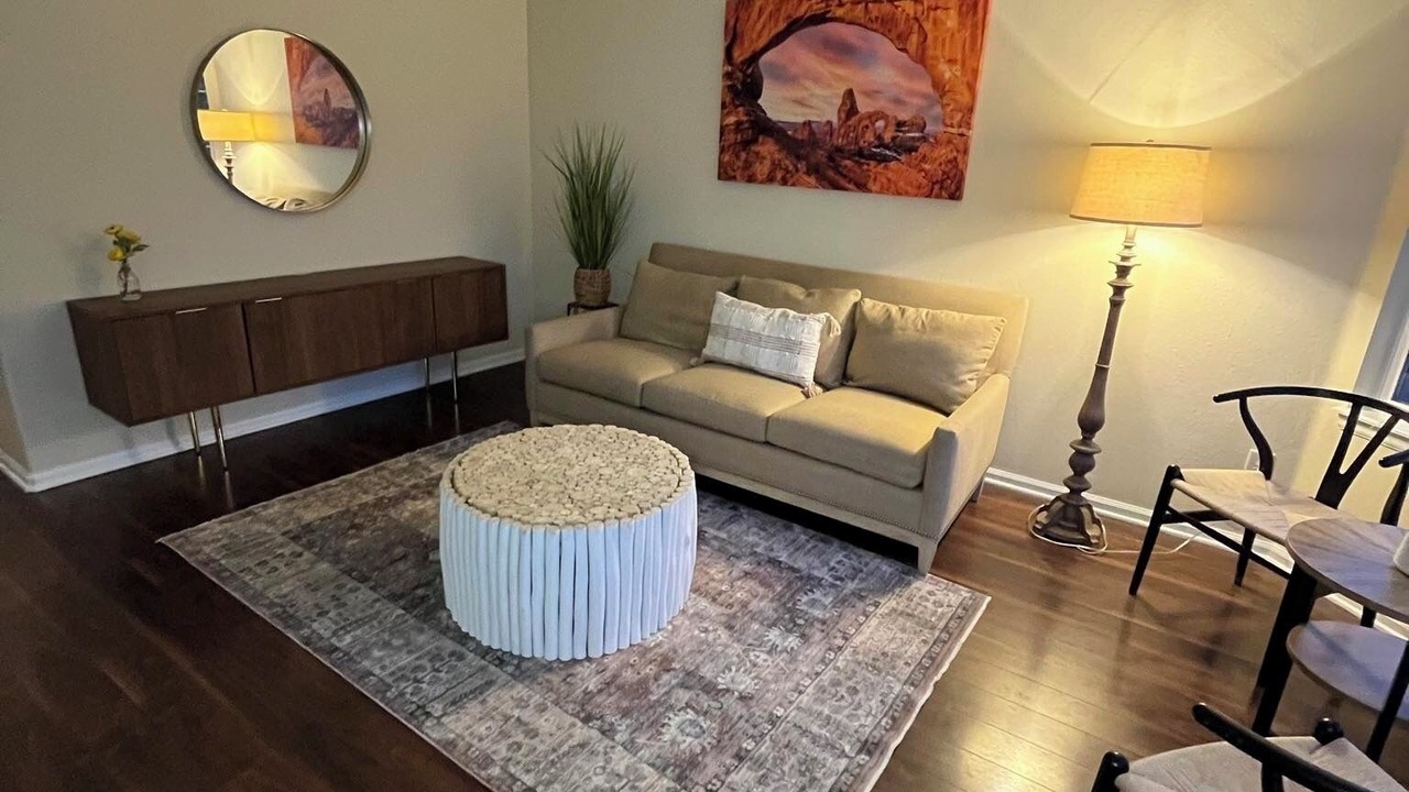 Photo of Livingroom in Aurora