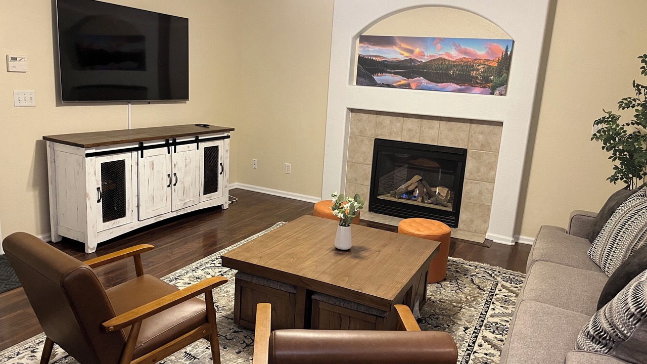 Photo of Livingroom in Aurora