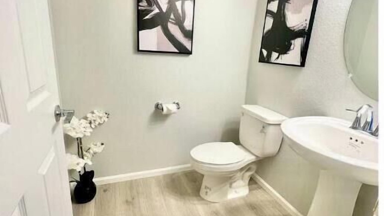 Photo of Bathroom in Dupont