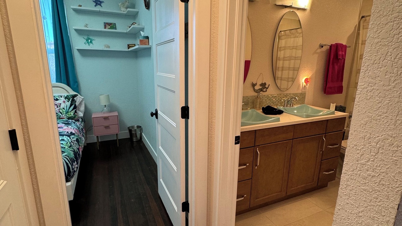 Photo of Bedroom in Lincoln Park