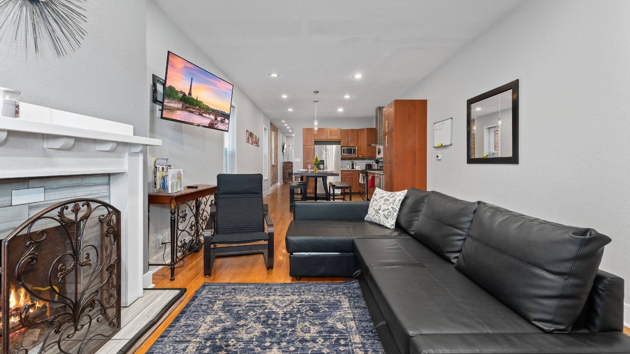 Photo of Bedroom in Five Points