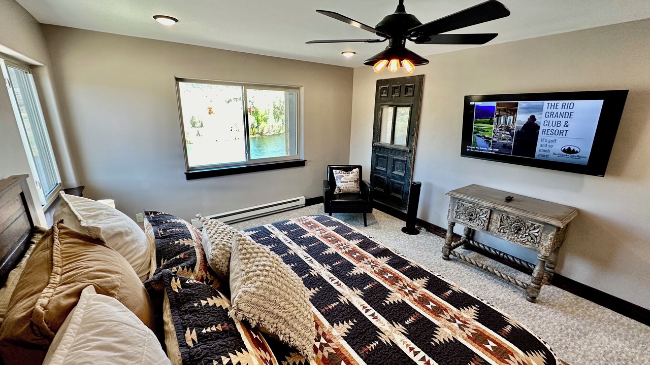 Photo of Bedroom in South Fork