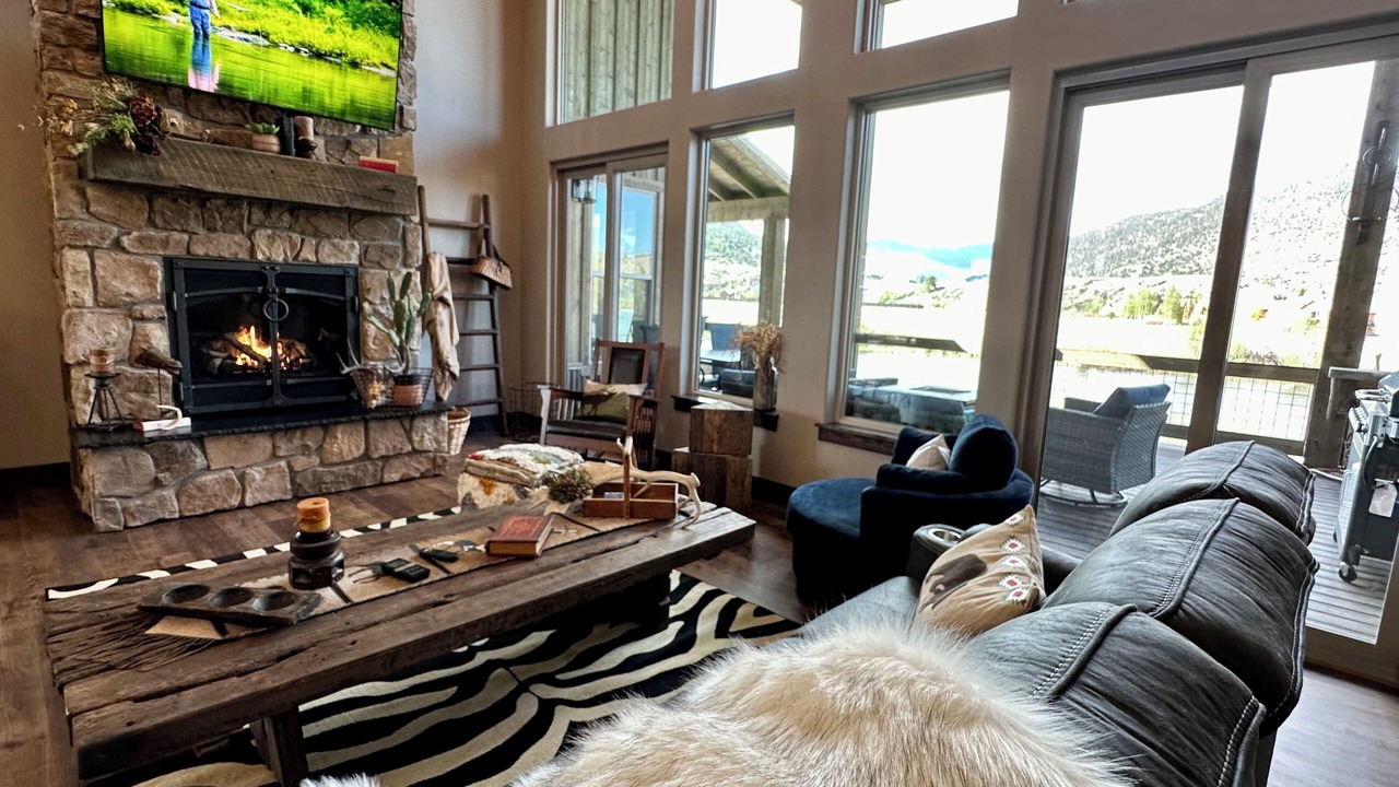 Photo of Livingroom in South Fork