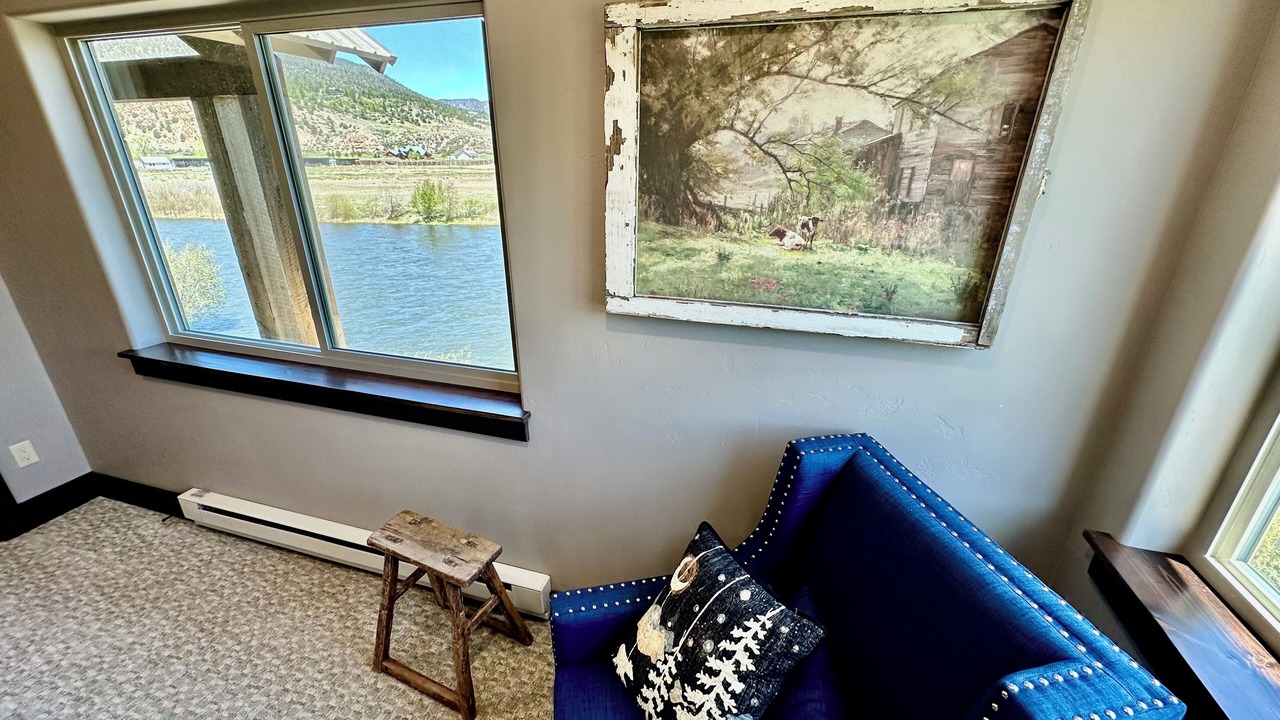Photo of Livingroom in South Fork