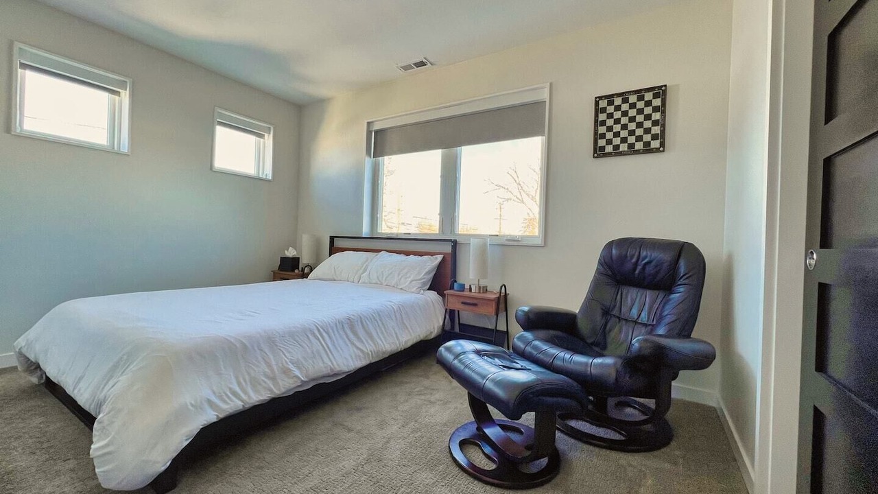 Photo of Bedroom in Villa Park