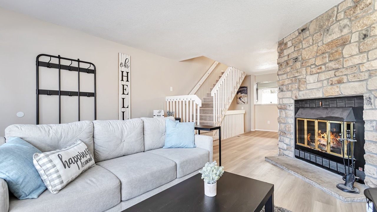 Photo of Livingroom in Lafayette
