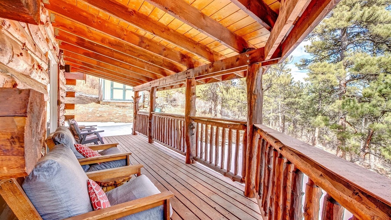 Photo of Patio Balcony in Drake
