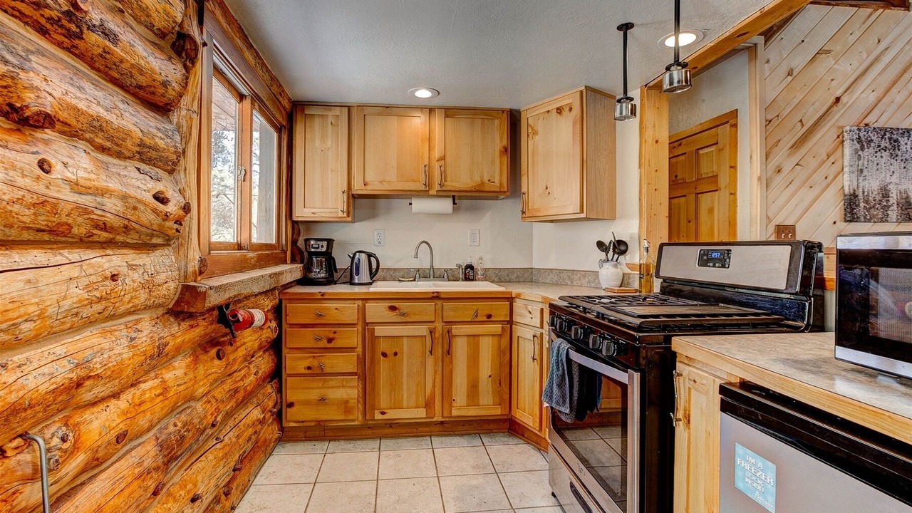 Photo of Kitchen in Drake