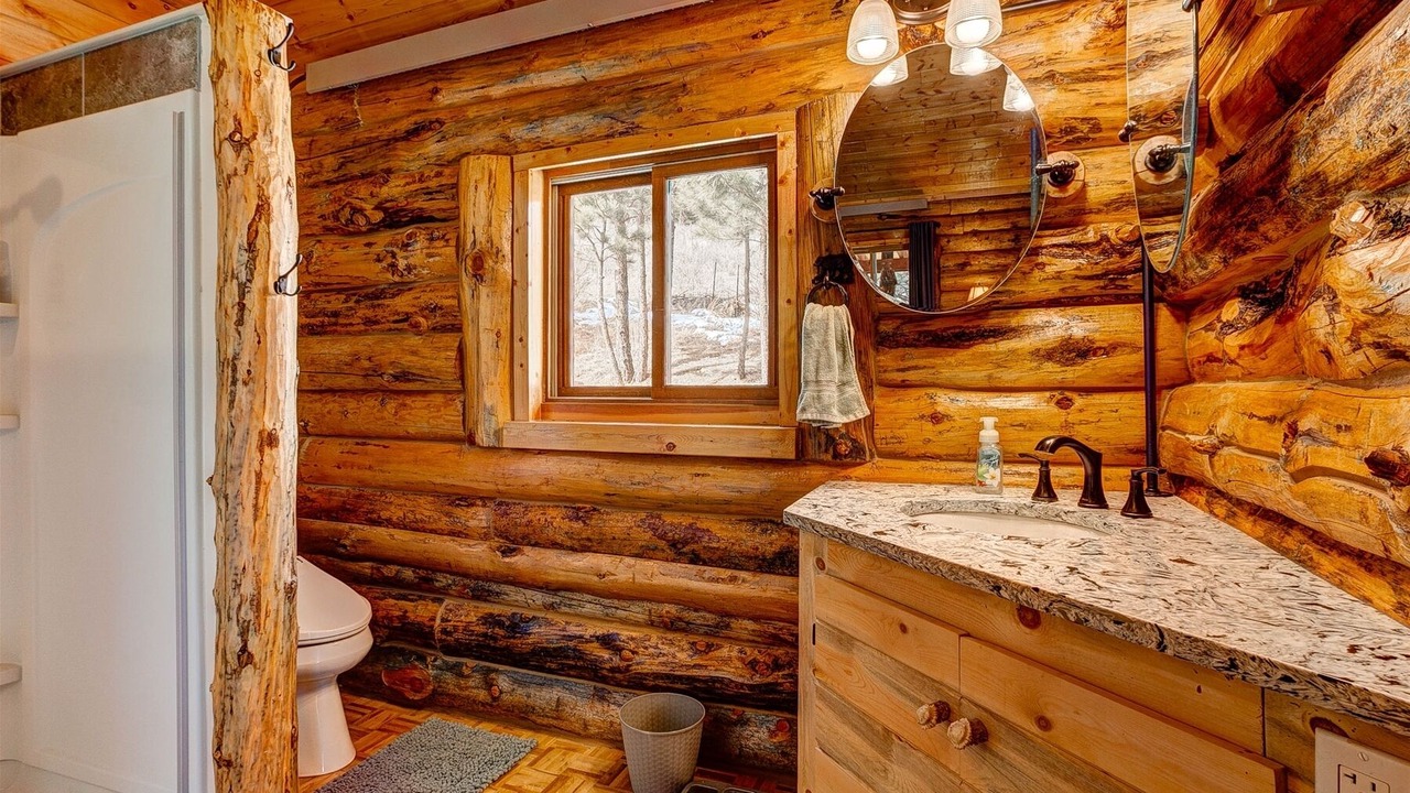 Photo of Bathroom in Drake
