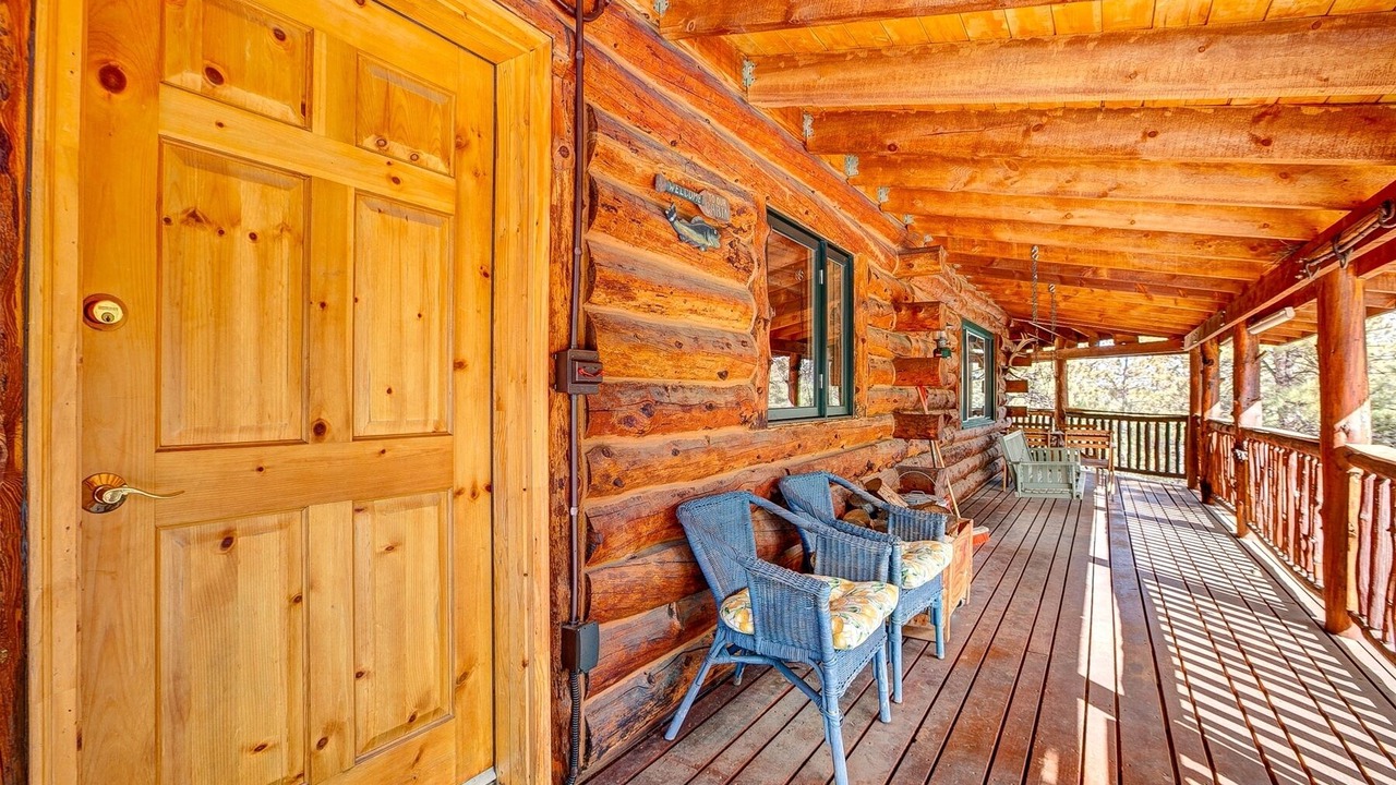 Photo of Patio Balcony in Drake
