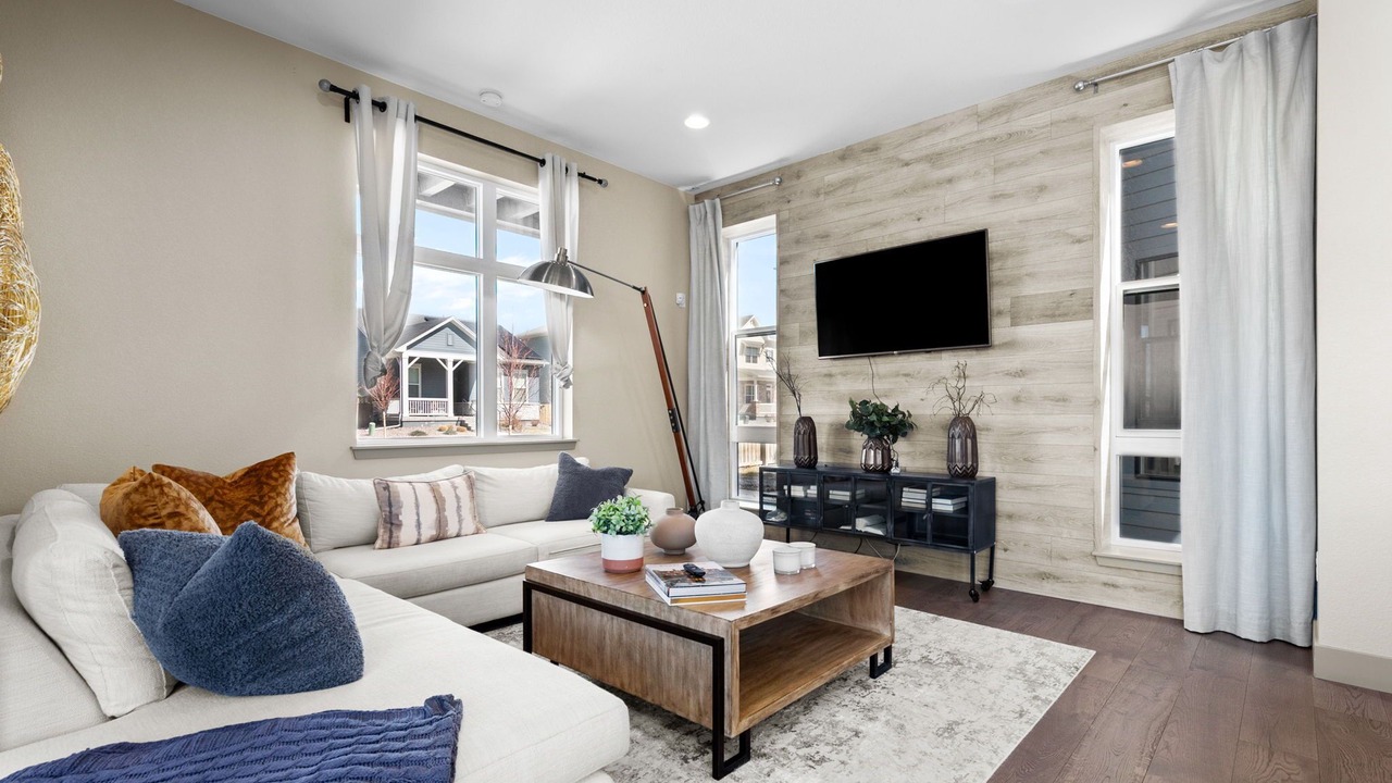 Photo of Livingroom in Aurora