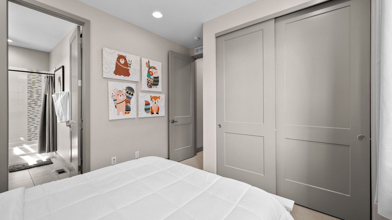 Photo of Bedroom in Aurora