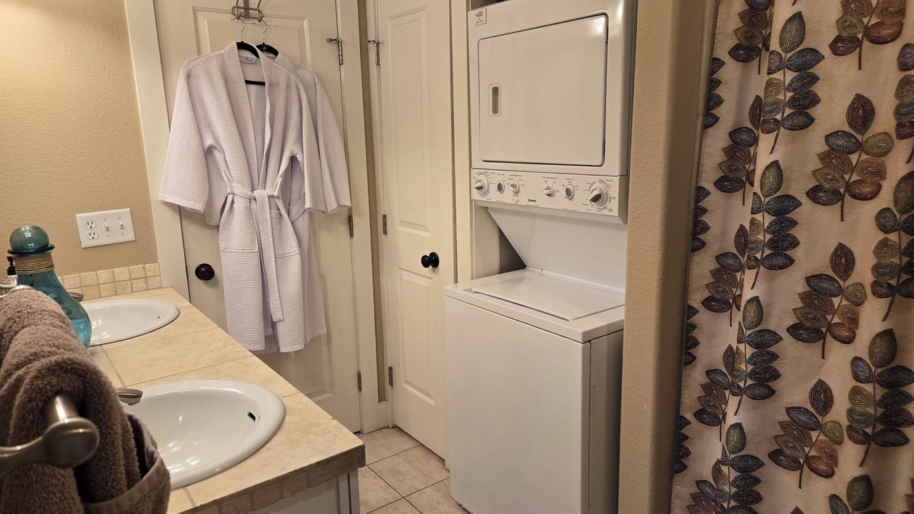 Photo of Bathroom in Golden