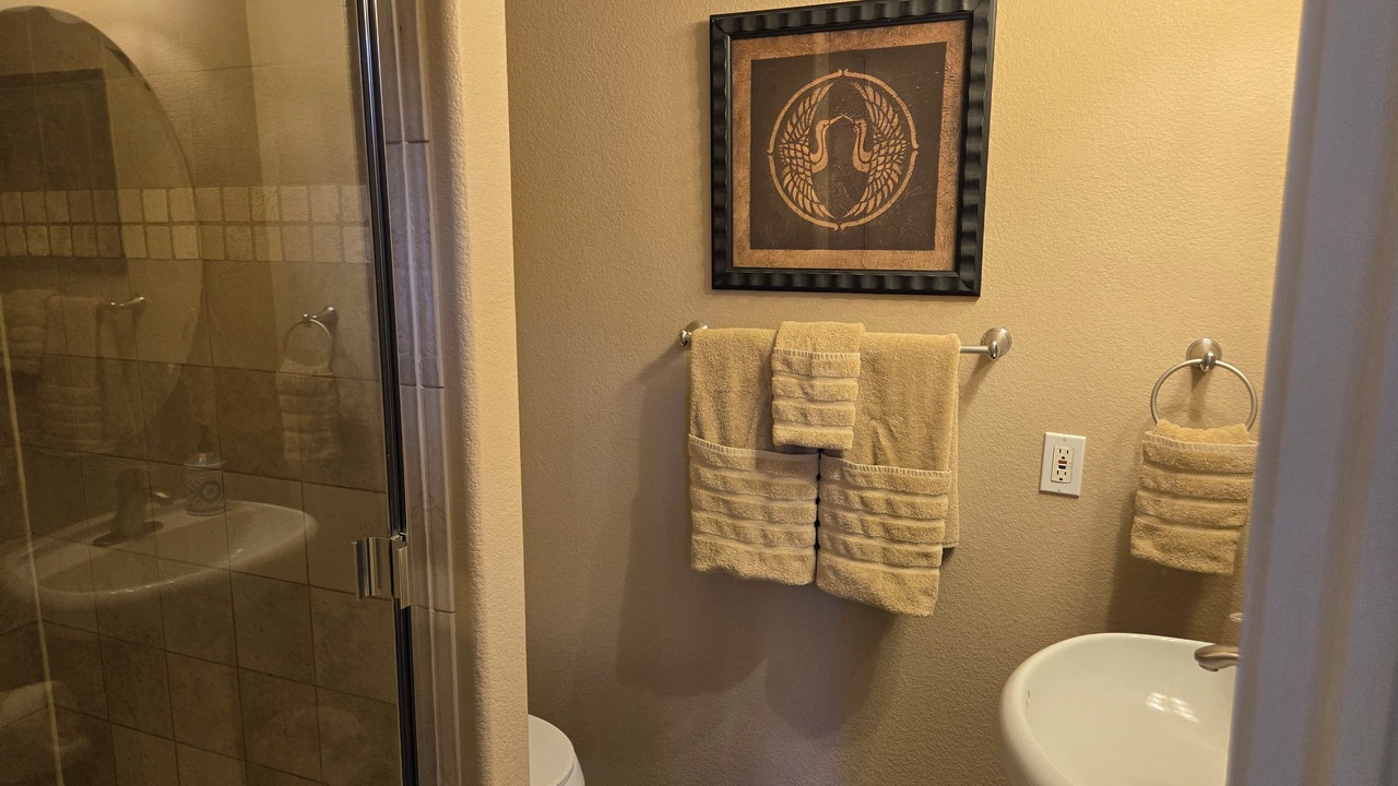 Photo of Bathroom in Golden