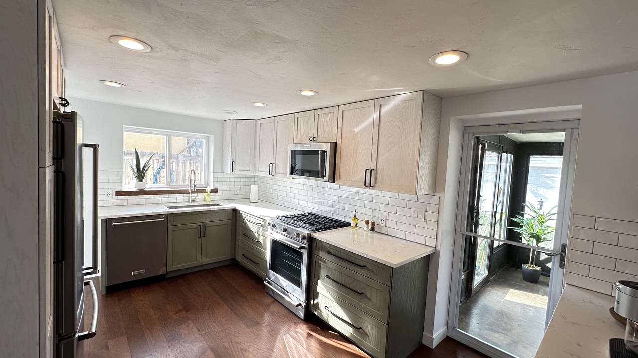 Photo of Kitchen in Barths