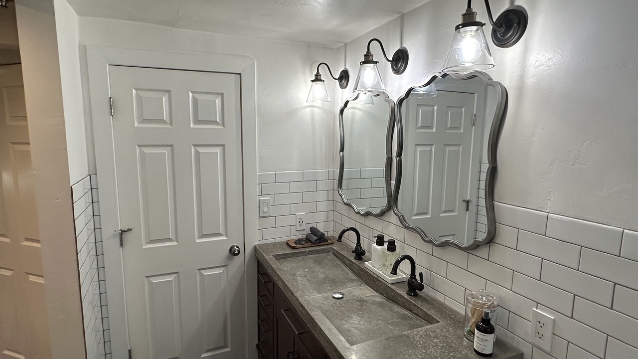 Photo of Bathroom in Barths