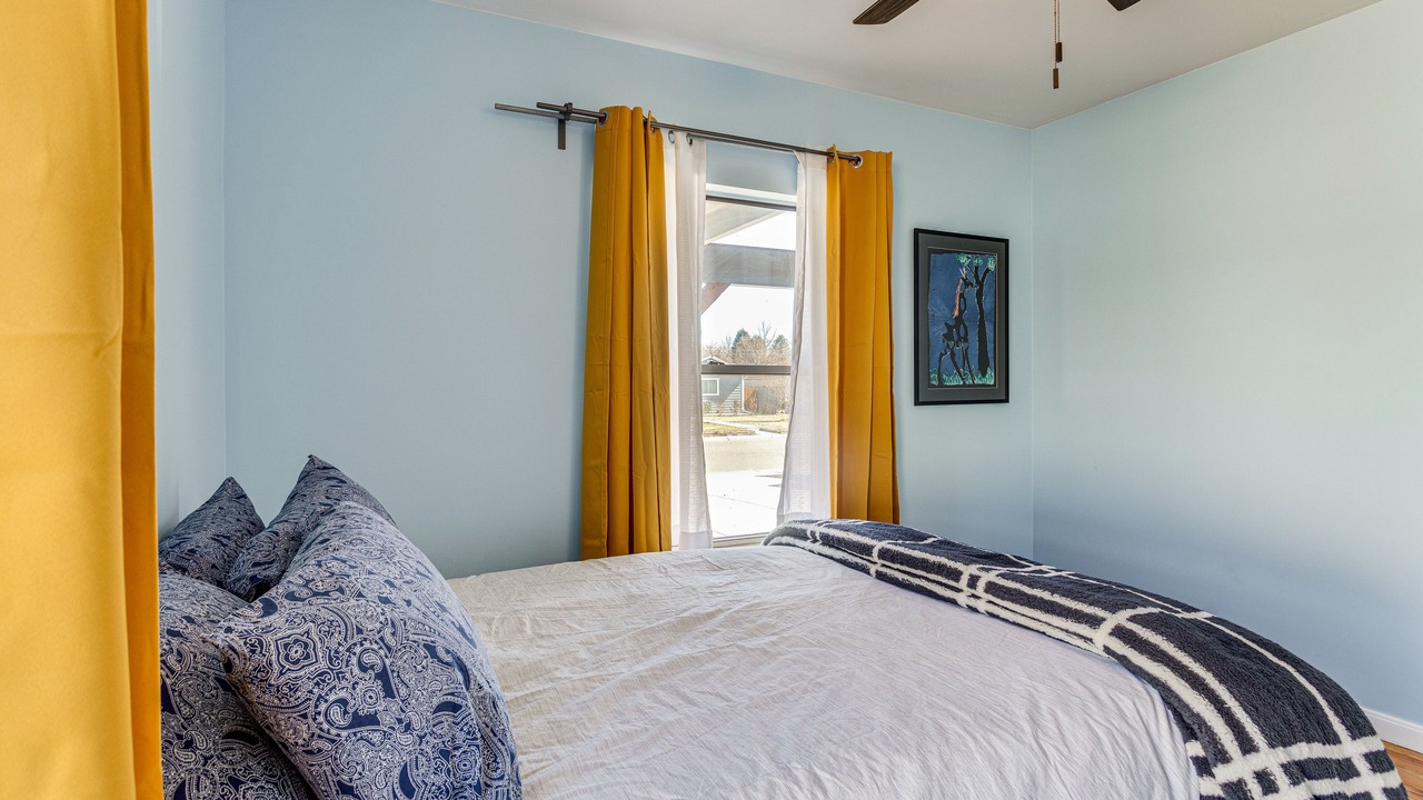 Photo of Bedroom in Delmar Parkway