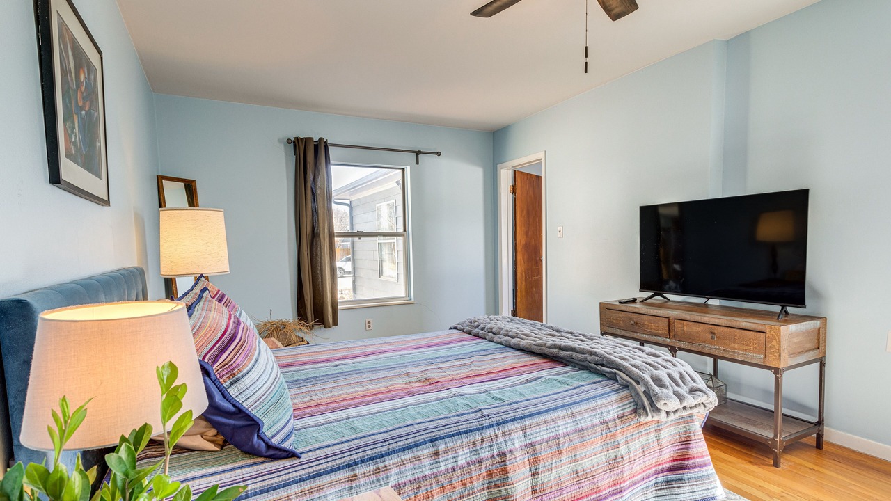 Photo of Bedroom in Delmar Parkway