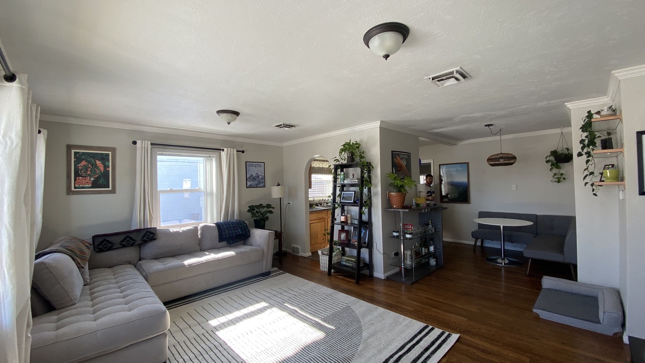 Photo of Livingroom in Athmar Park