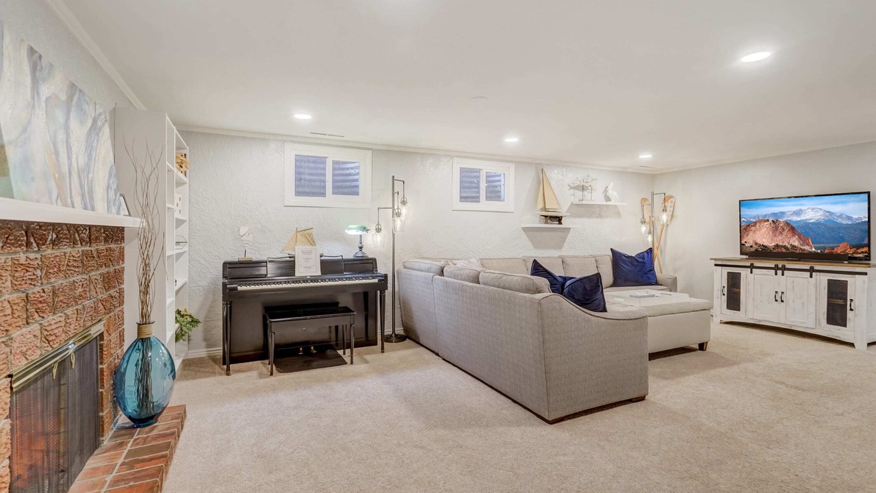 Photo of Livingroom in West Colorado Springs