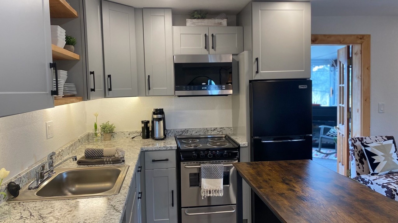 Photo of Kitchen in Richmond Hill Corridor
