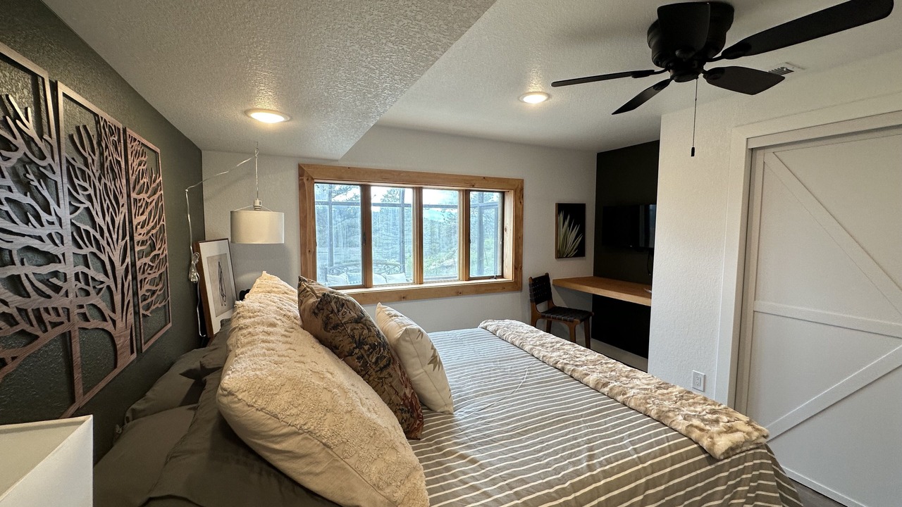 Photo of Bedroom in Richmond Hill Corridor