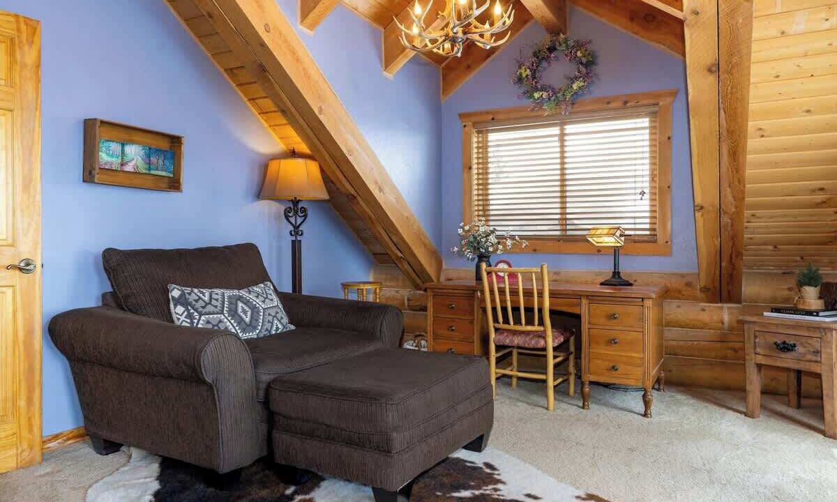 Photo of Livingroom in Quandary Village