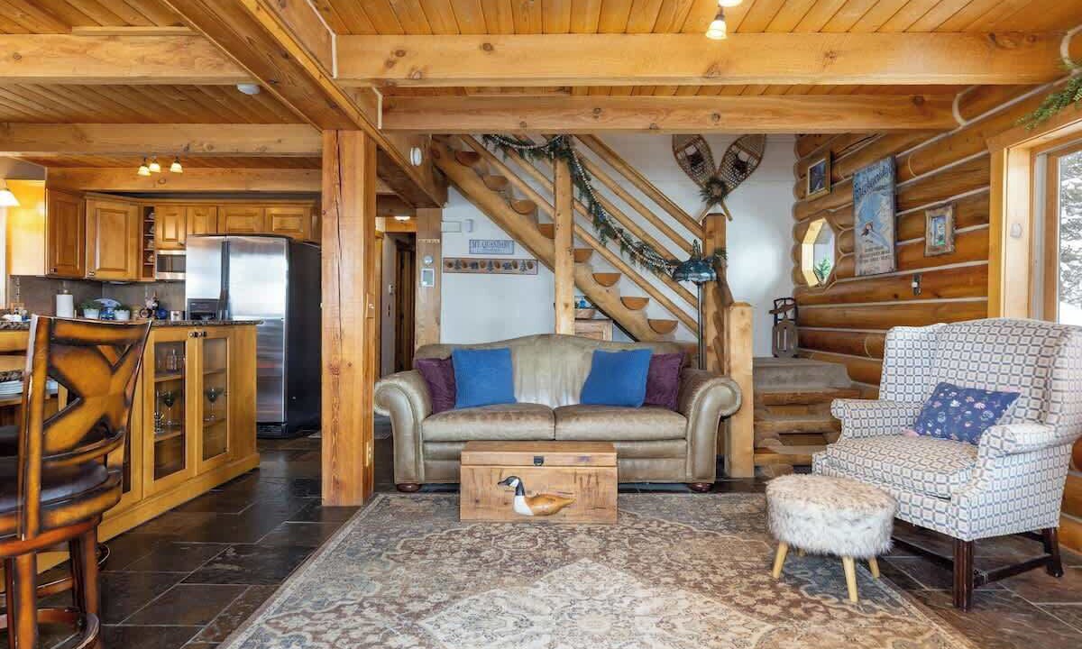Photo of Livingroom in Quandary Village