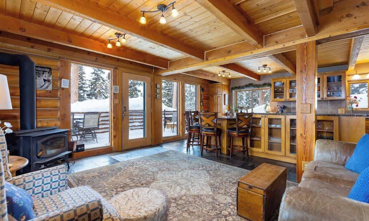 Photo of Livingroom in Quandary Village