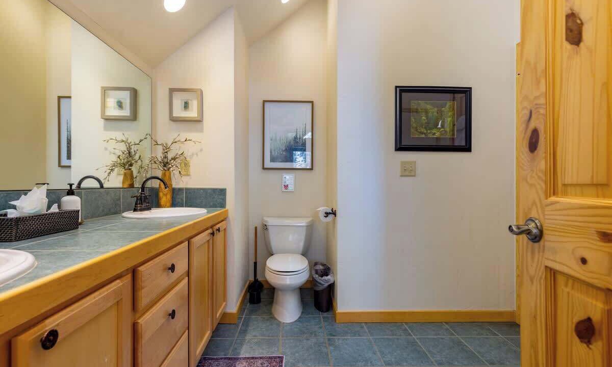 Photo of Bathroom in Quandary Village