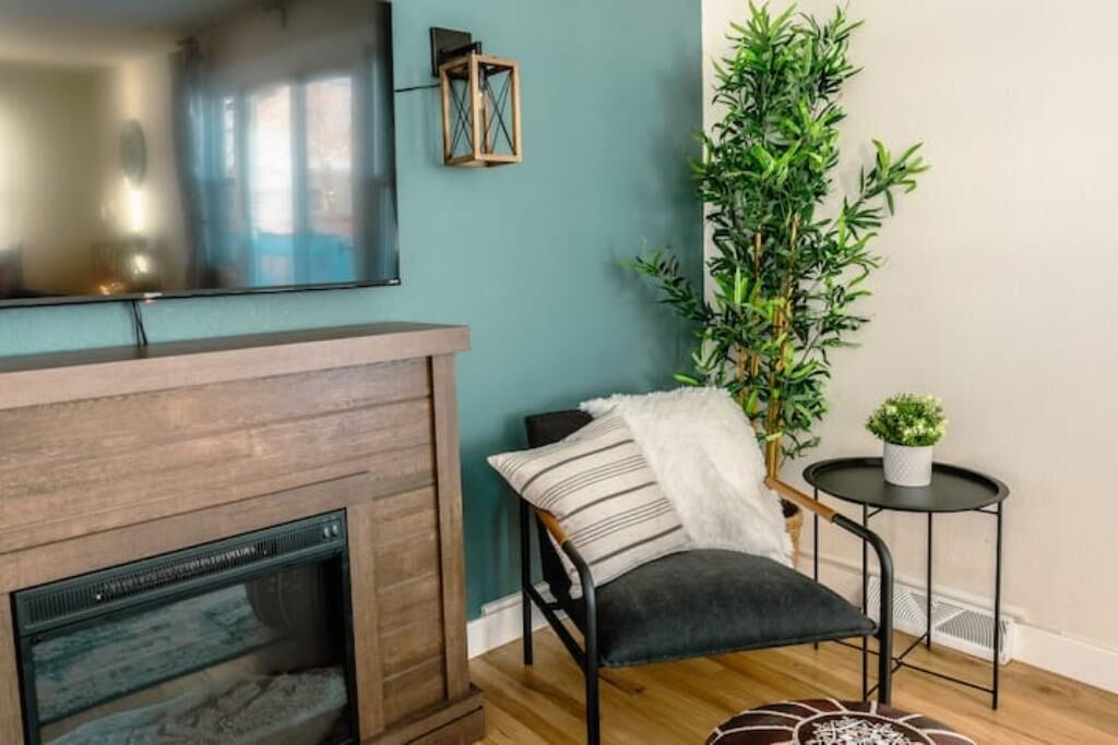 Photo of Livingroom in Englewood