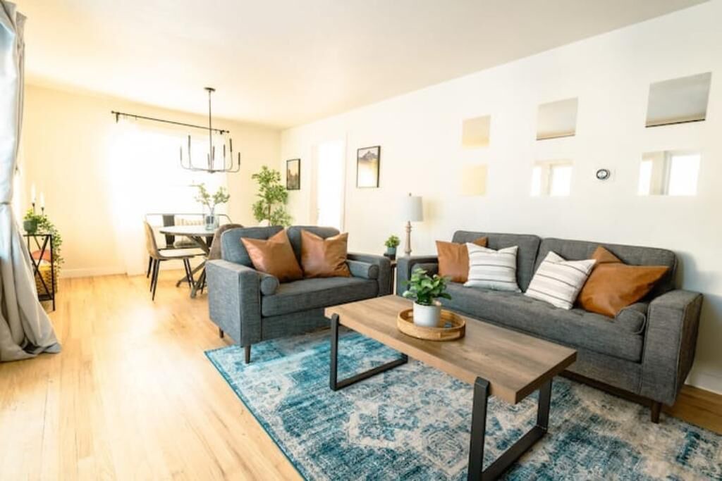 Photo of Livingroom in Englewood