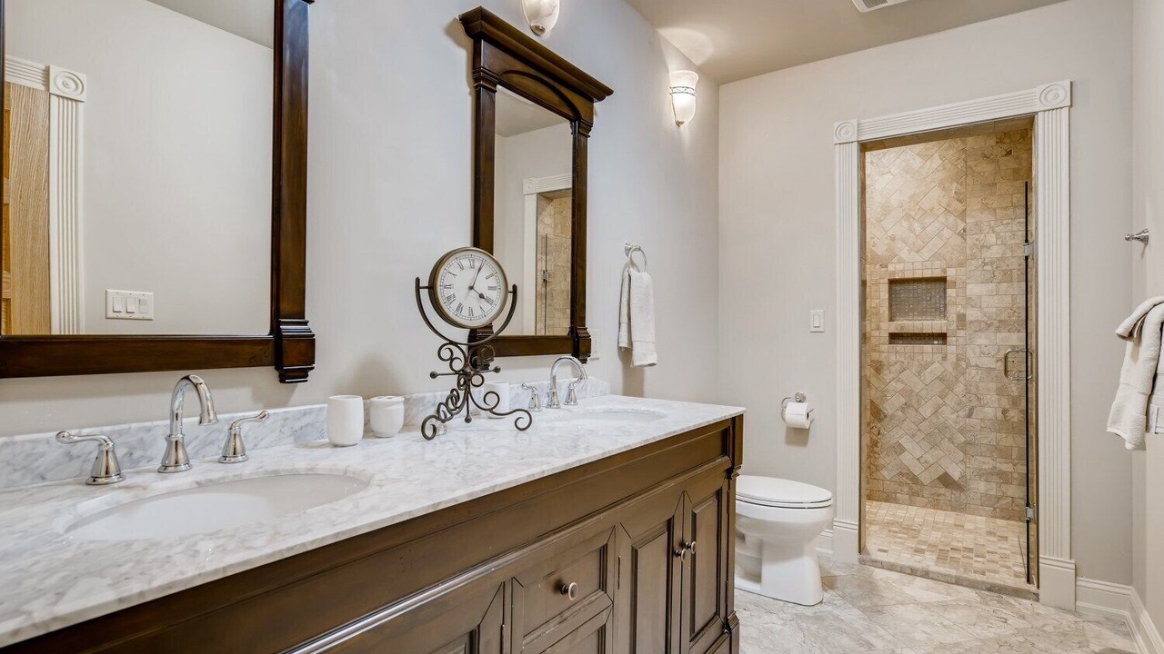 Photo of Bathroom in Manitou Springs Historic District