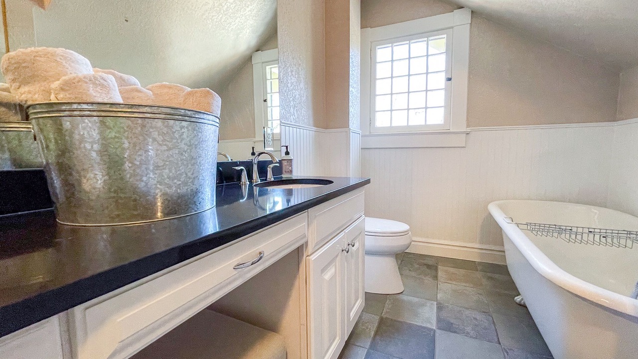 Photo of Bathroom in Broadmoor
