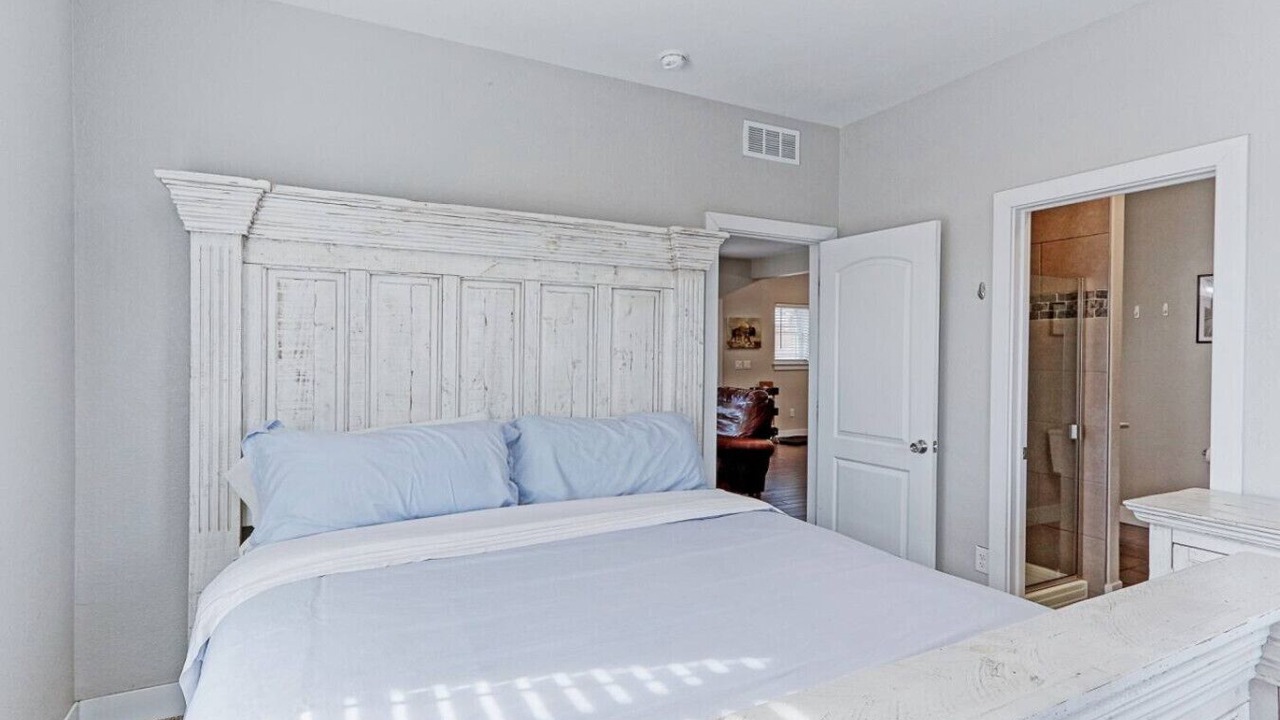 Photo of Bedroom in Scenic Heights