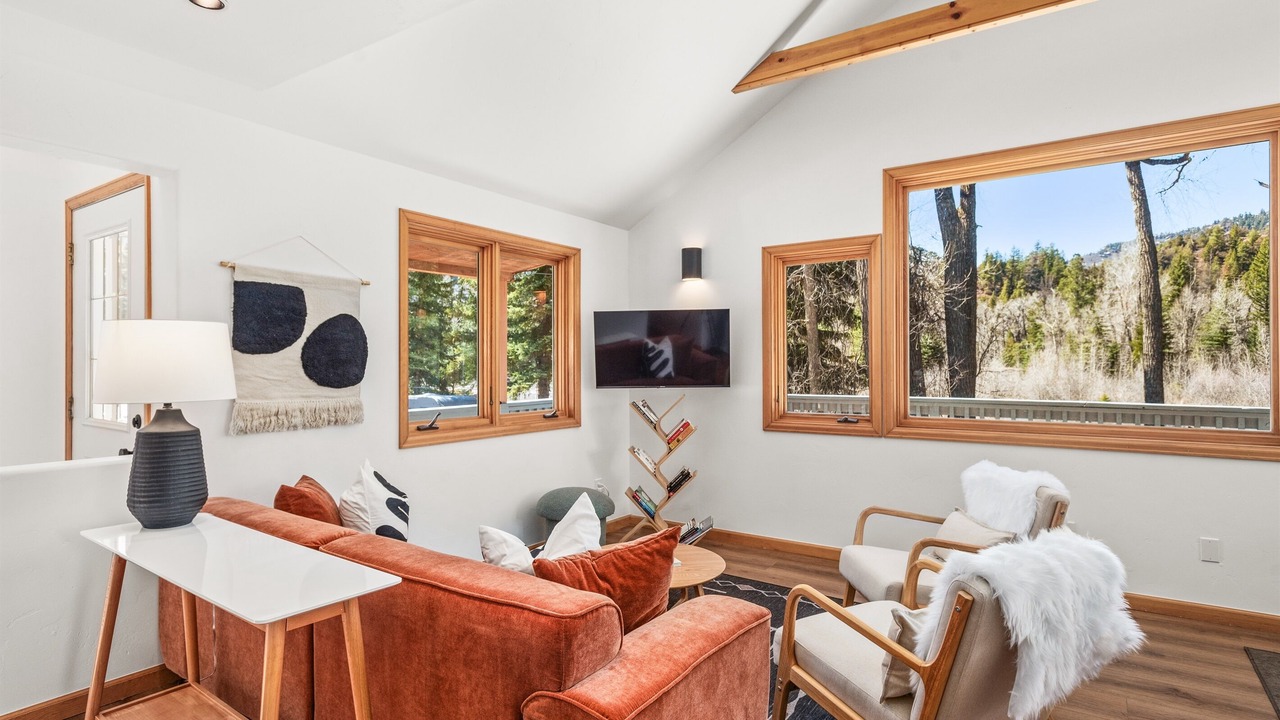 Photo of Bedroom in Redstone