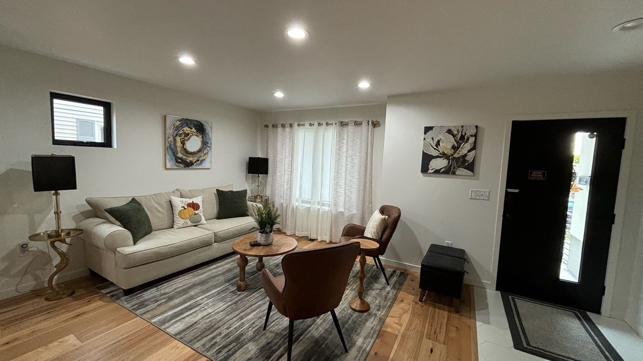 Photo of Livingroom in Sunnyside