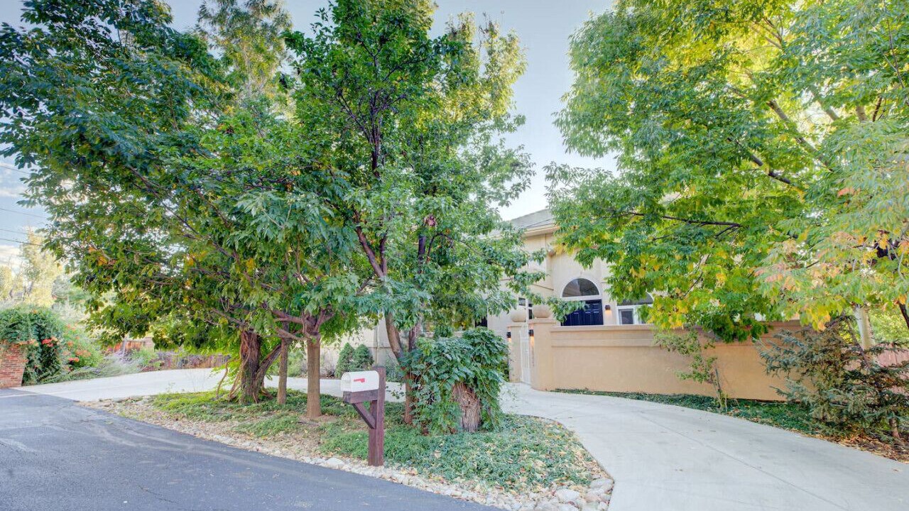 Photo of Outdoor in Applewood Villages