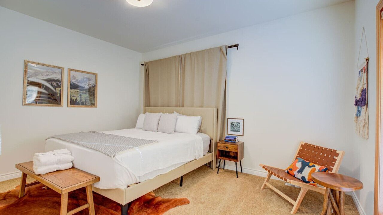 Photo of Bedroom in Applewood Villages