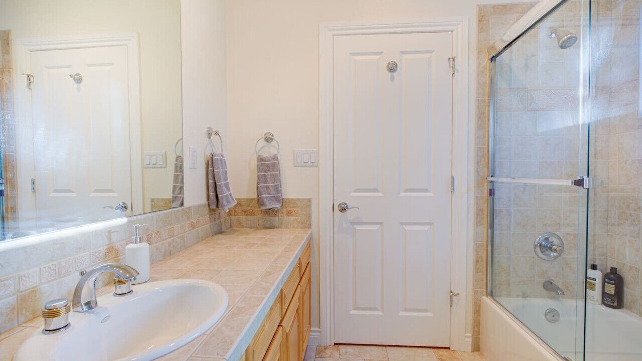 Photo of Bathroom in Applewood Villages