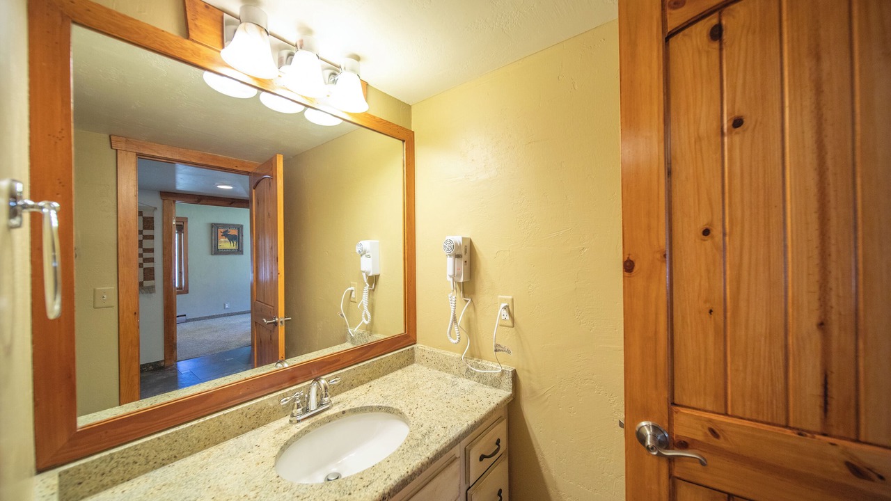 Photo of Bathroom in Lakeside Village