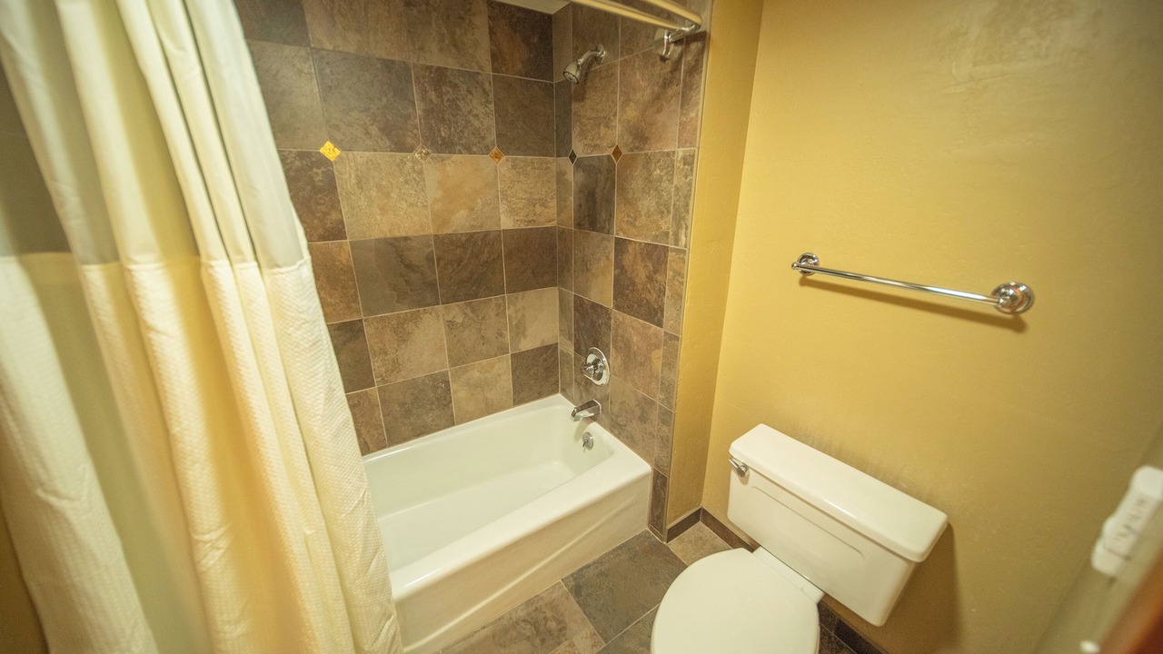 Photo of Bathroom in Lakeside Village