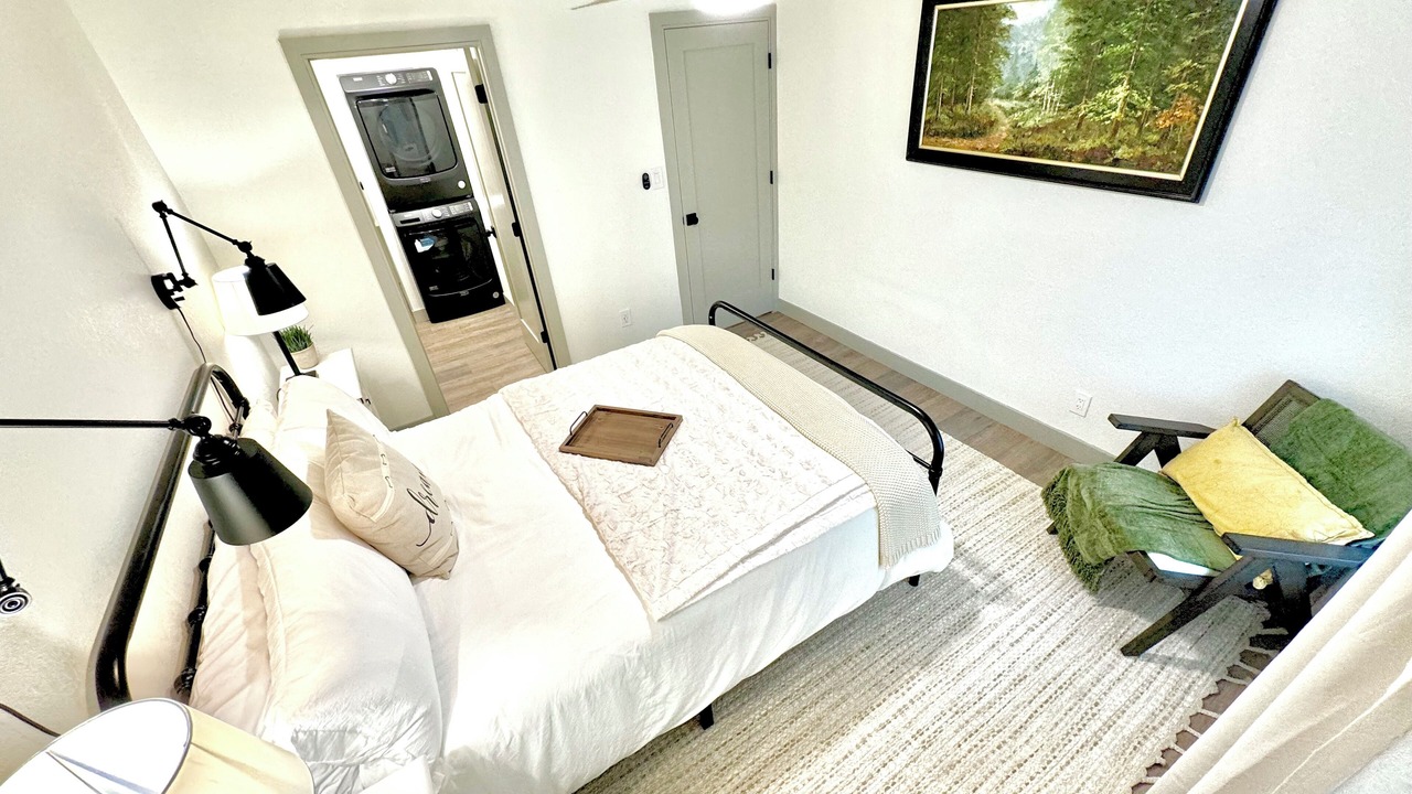Photo of Bedroom in Skyway