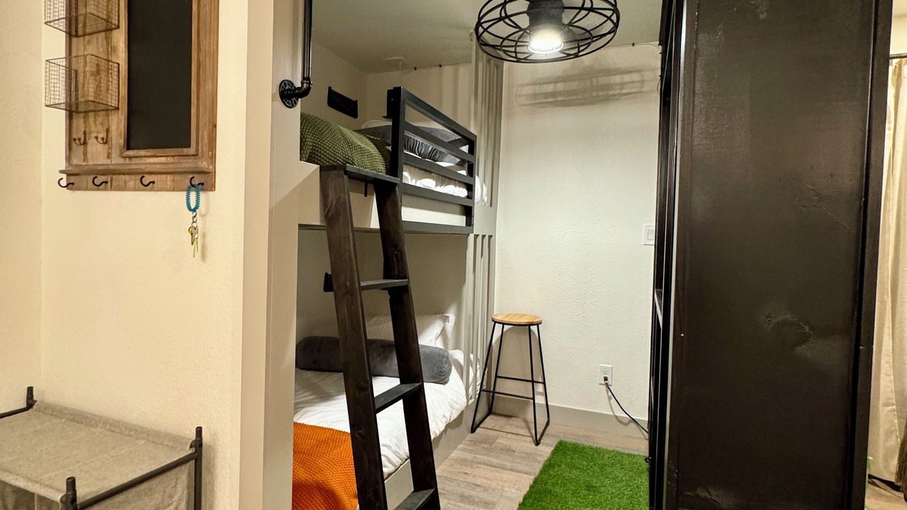Photo of Bedroom in Skyway