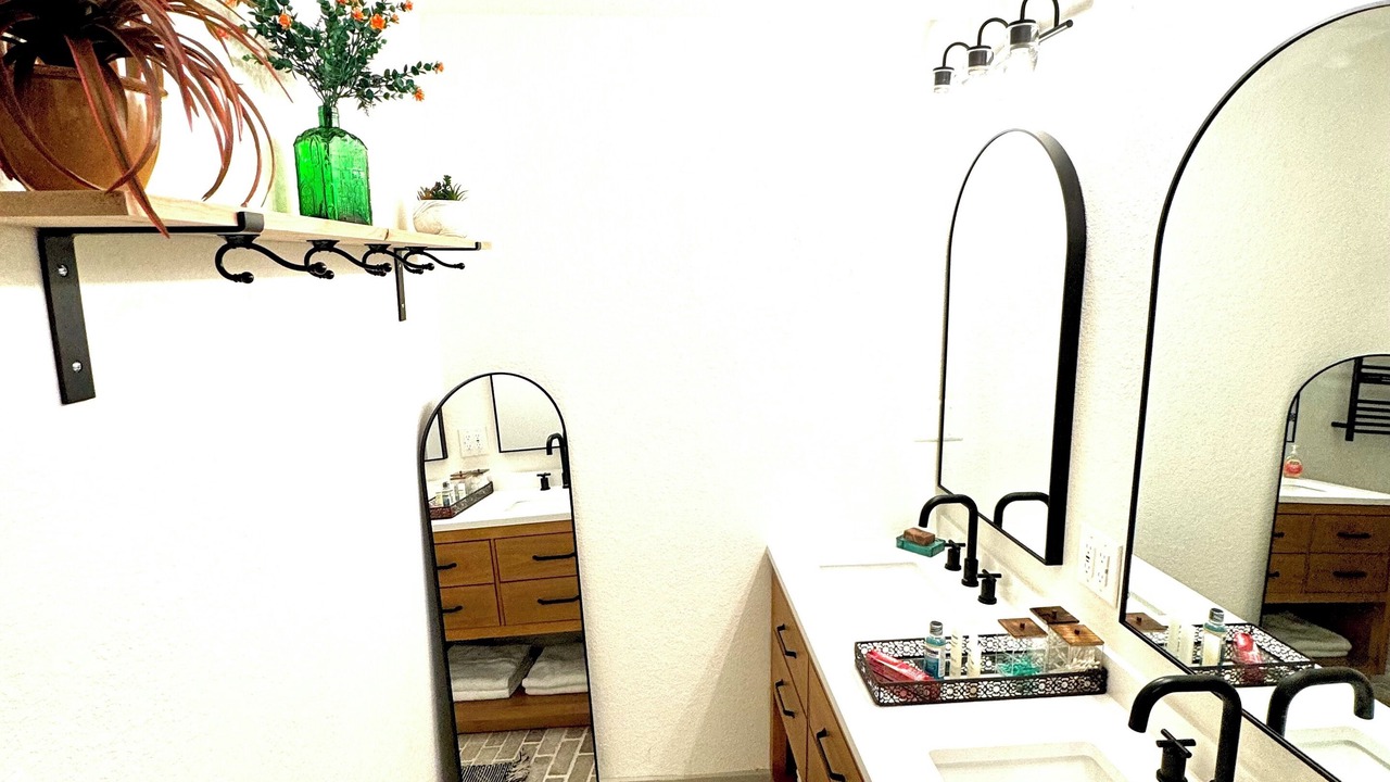 Photo of Bathroom in Skyway